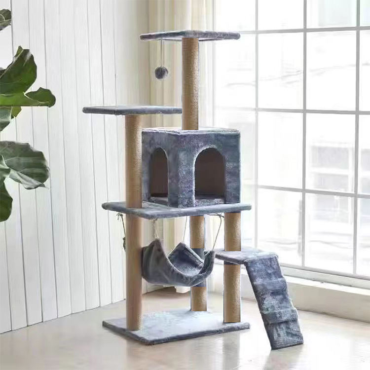 Ordinary Cat Clambing Tree XSTS-0074